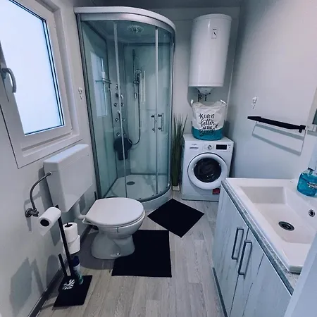 Novak House * باكوشتاني