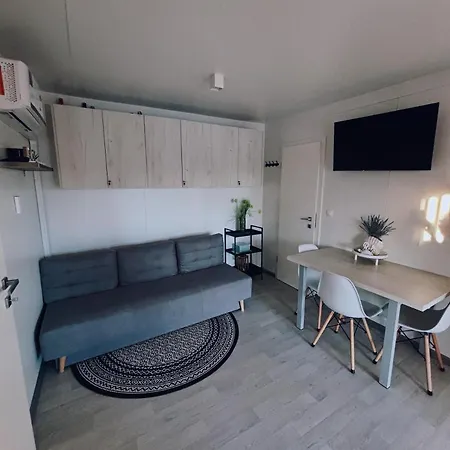 Novak House * باكوشتاني